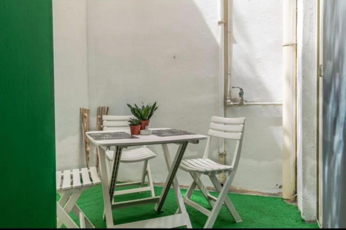 Room 6- Private Room With Private Terrace, Private Bathroom, Ac And Wifi Sliema Eksteriør billede