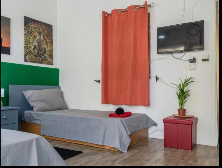 Room 6- Private Room With Private Terrace, Private Bathroom, Ac And Wifi Sliema Eksteriør billede